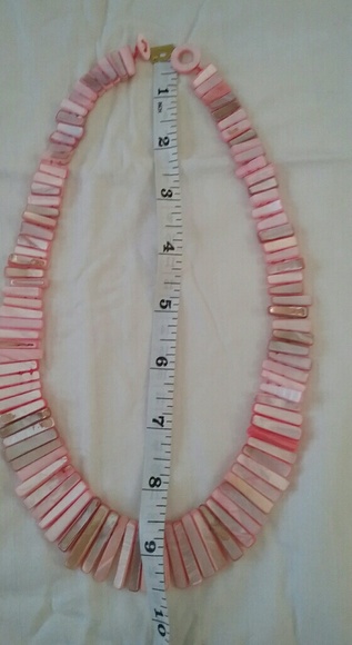 Pink Shell Necklace - Picture 2 of 3